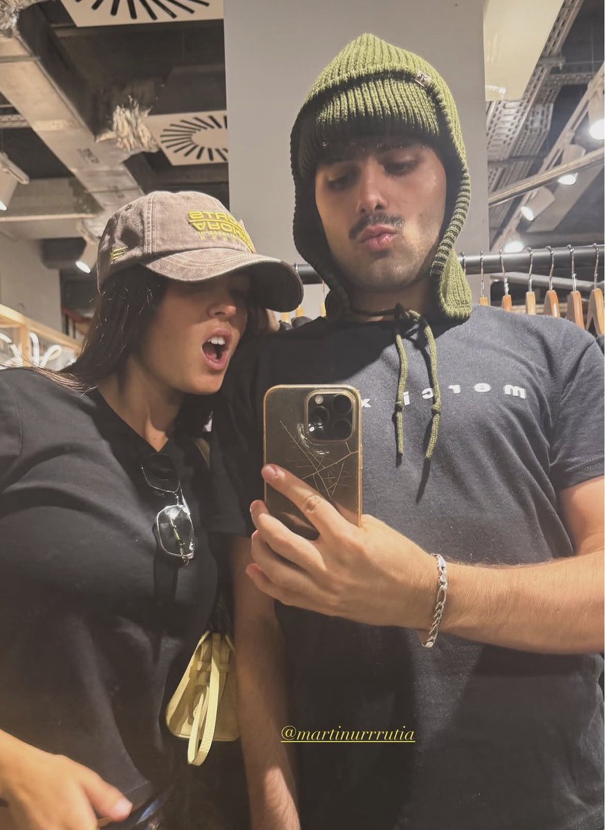 clauolademar's tweet photo. han pasado 3 años ☹️☹️☹️☹️ https://t.co/wjoik9DBZU