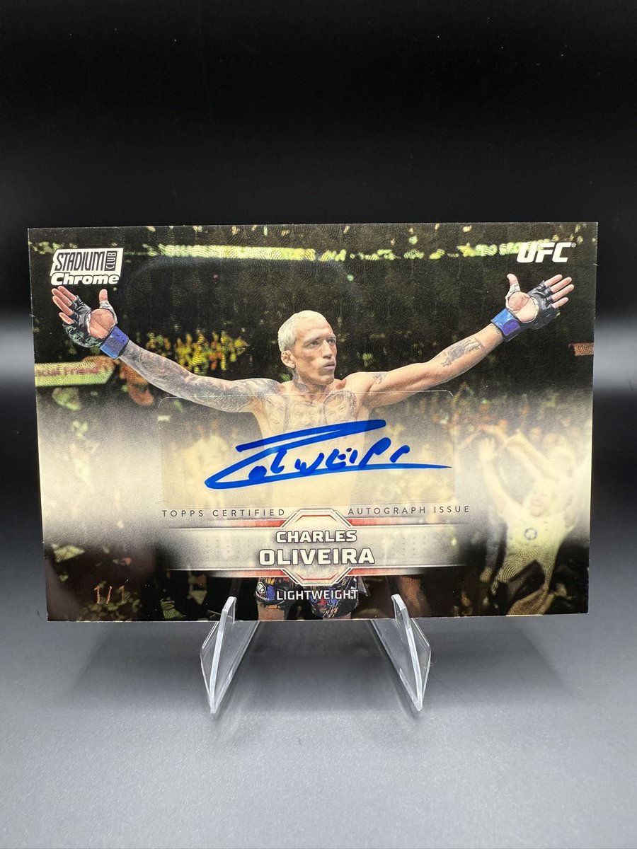 TheBreakLab's tweet photo. WE DID IT!!! WE PULLED OUR FIRST 1/1 SUPERFRACTOR ON STREAM!!! Charles “Do Bronx” Oliveira👊🇧🇷

Click the link in our bio to bookmark our shows so you don’t miss pulls like this!

#UFC #Topps #sportscards https://t.co/zHJuzQlAdB