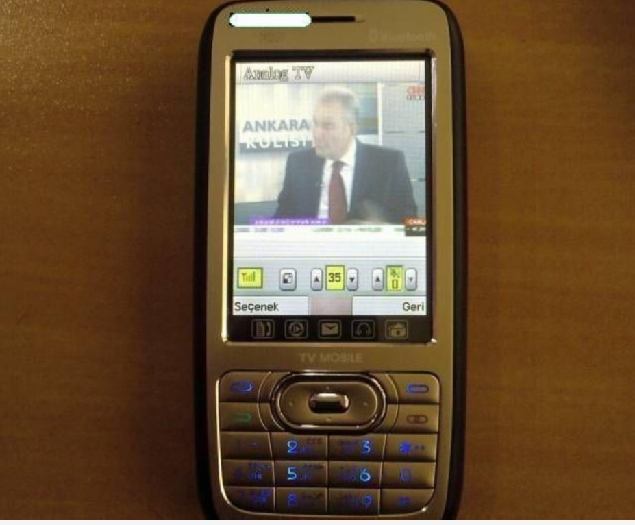HalilAkcor4191's tweet photo. @siyahsancakx Haber 2000 li yıllardan kalma galiba yillar önce Nokia n99 cin mali çift hoparlörlü antenli telefonum da vardı bu  anlattıkları 😄 https://t.co/zGHGuAFQBR