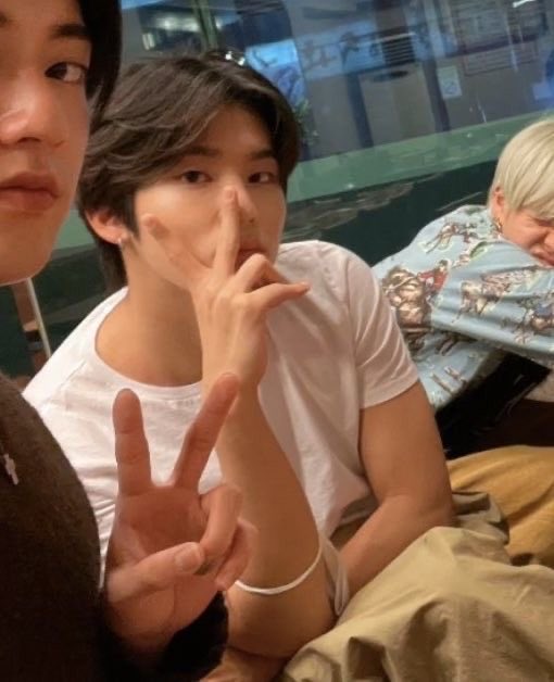 zeoonuuu's tweet photo. 아 섹시… https://t.co/m1bETvd4Za