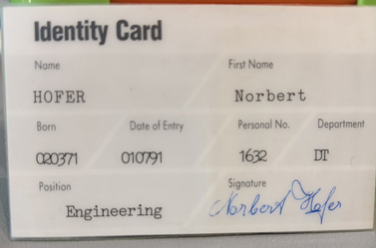 norbertghofer's tweet photo. Was man nicht alles beim Aufräumen findet. Niki Lauda war übrigens ein toller Chef für uns Techniker. Er hat Technik geliebt, und er hat sie verstanden. #NikiLauda https://t.co/aGL3smskaX