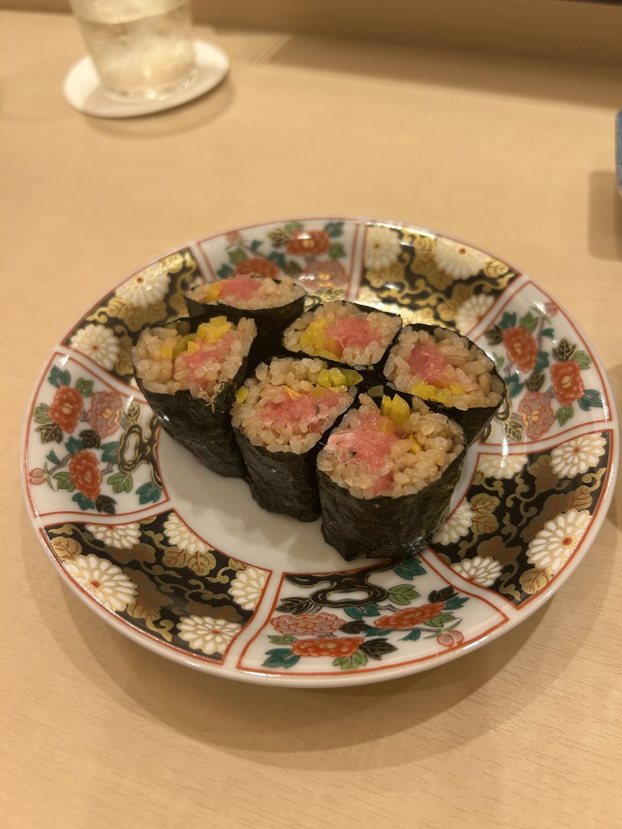 ruby__1904's tweet photo. ぱぱ誕生日やったからままとぱぱご飯連れってきた♩ https://t.co/Z6FRpRej5g
