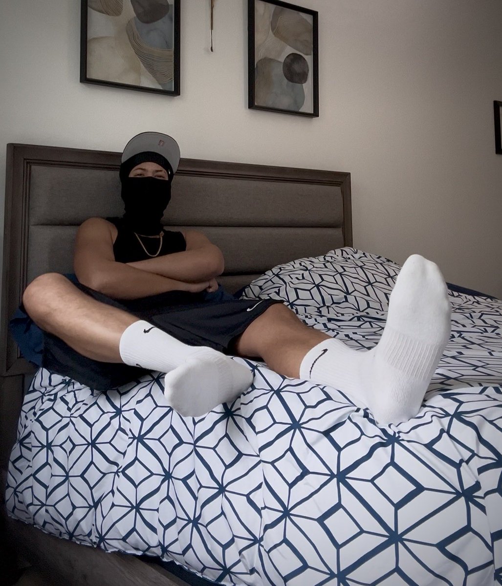 papishotty's tweet photo. Papi’s waiting https://t.co/U7JIQZjAEd