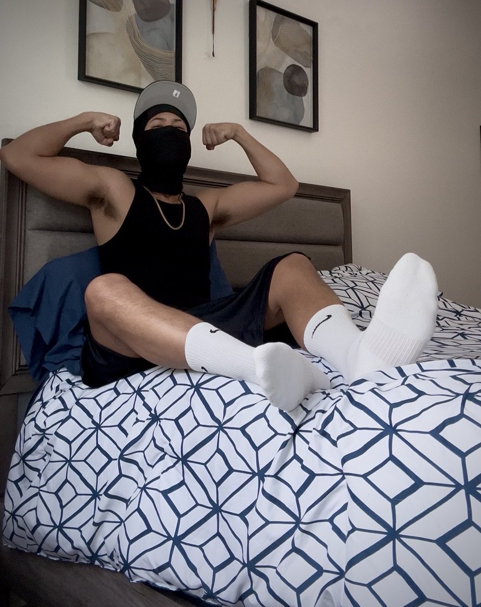papishotty's tweet photo. Papi’s waiting https://t.co/U7JIQZjAEd