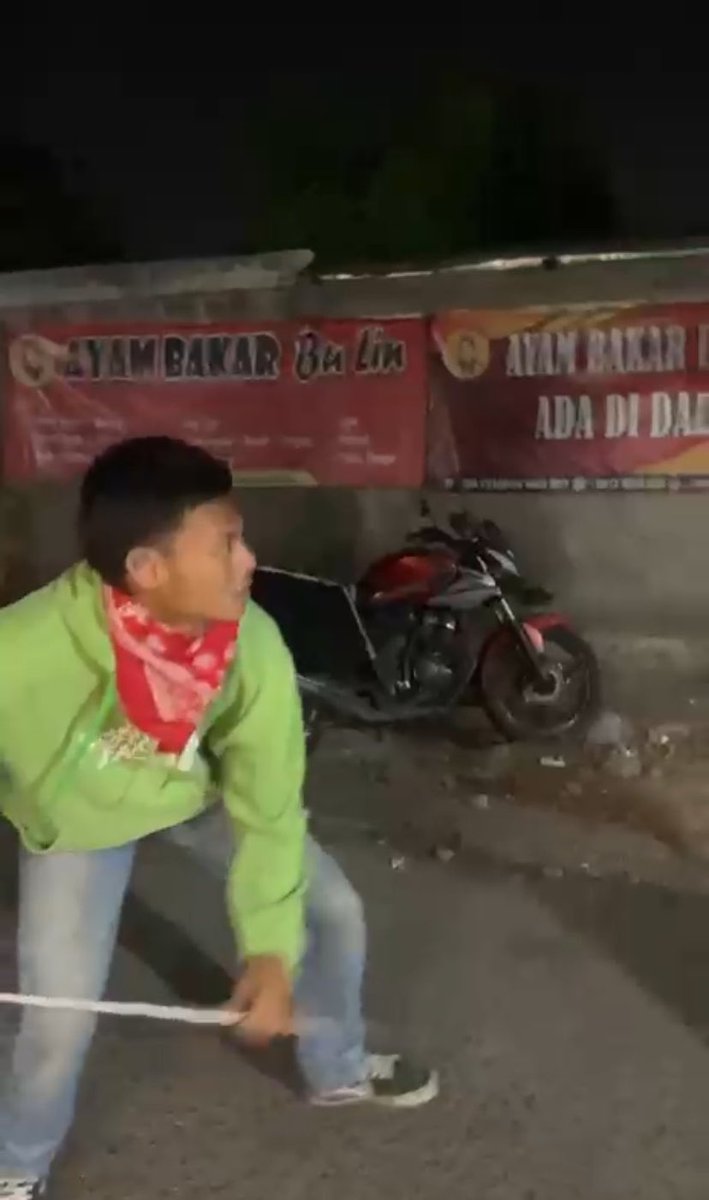 Vivalaheart_'s tweet photo. Kaya kenal nih siapa ya 
Jek udah pulang orang tua nunggu di rumah 😄 https://t.co/2flk8sPFJT