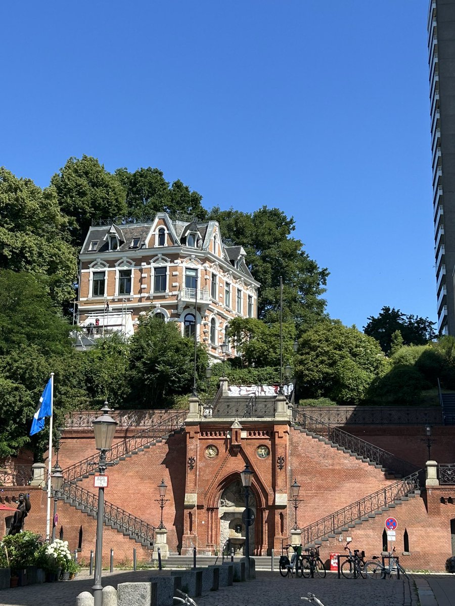 themissing111's tweet photo. I was in Hamburg https://t.co/uE3wGGgKF1
