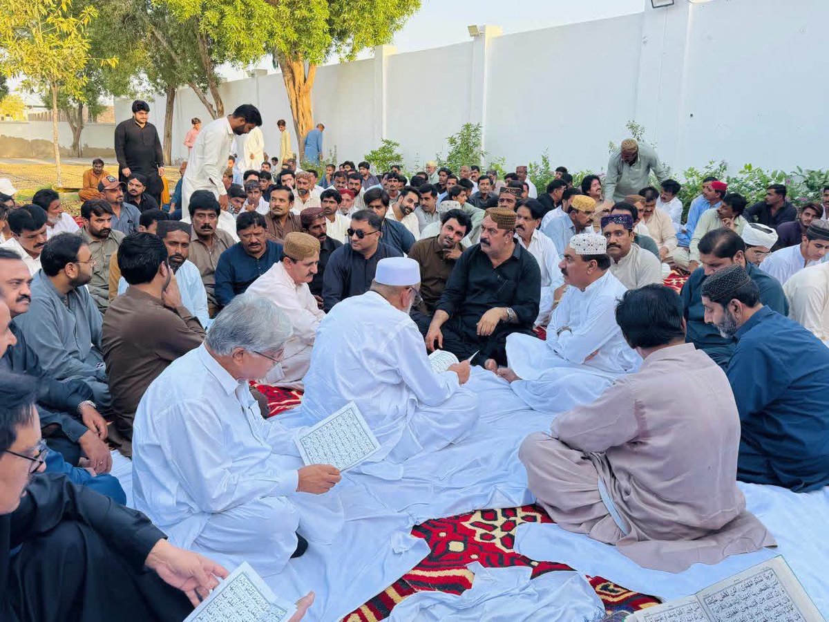 mpagqc's tweet photo. In District Shaheed Benazirabad, Pakistan Peoples Party, a Red Salute was presented to the Martyrs/Heroes of MRD, and a Quran Khwani was also held for the reward of their souls.  
MPA Ghulam Qadir Chandio Sahab 
M Salim Khan Zardari Sb
Syed Ali Haider Shah
And PPP workers 🇱🇾❤️ https://t.co/G2DLnkCjds