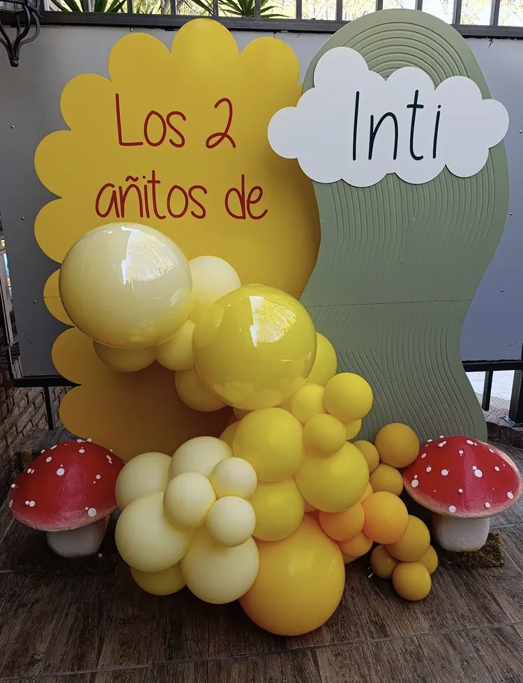 CazzuWorld's tweet photo. Fotos inéditas del cumple anterior de Inti 
hija de Cazzu, este 14 de septiembre cumple 3 añitos https://t.co/WJxAJfoBHN