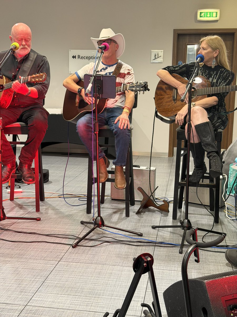 oorcountry's tweet photo. 3 more @CountryMSM #artists @SoraviaSammie1 @waynejacobs777 #Pilch in Derby in the round for the uk Country music awards 2026 🤠🤠 @IndyLiveRadio https://t.co/4m80rmILrl
