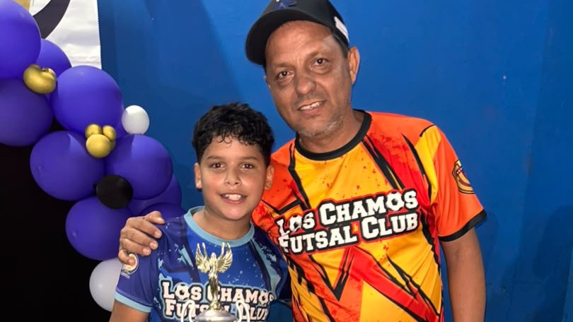 GobLasTejerias's tweet photo. El Gimnasio Municipal de #LasTejerías se vistió de fiesta durante la final del Torneo Vacacional de Fútbol Sala en las categorías Sub-9 Sub-11 y Sub-13, una iniciativa de la escuela Los Chamos Futsal, que contó con el apoyo del alcalde @regulolacruz y de la dirección de Deporte https://t.co/OPCl0OMTae