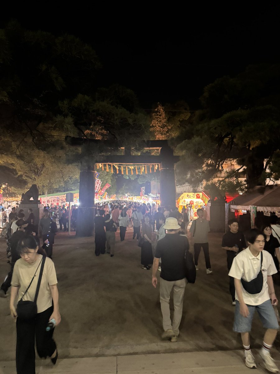 iampikko_'s tweet photo. 放生会初日🍺
友達にも会えてばりばり楽しかった〜✨
#放生会　#筥崎宮 https://t.co/IDHZOB8hjc