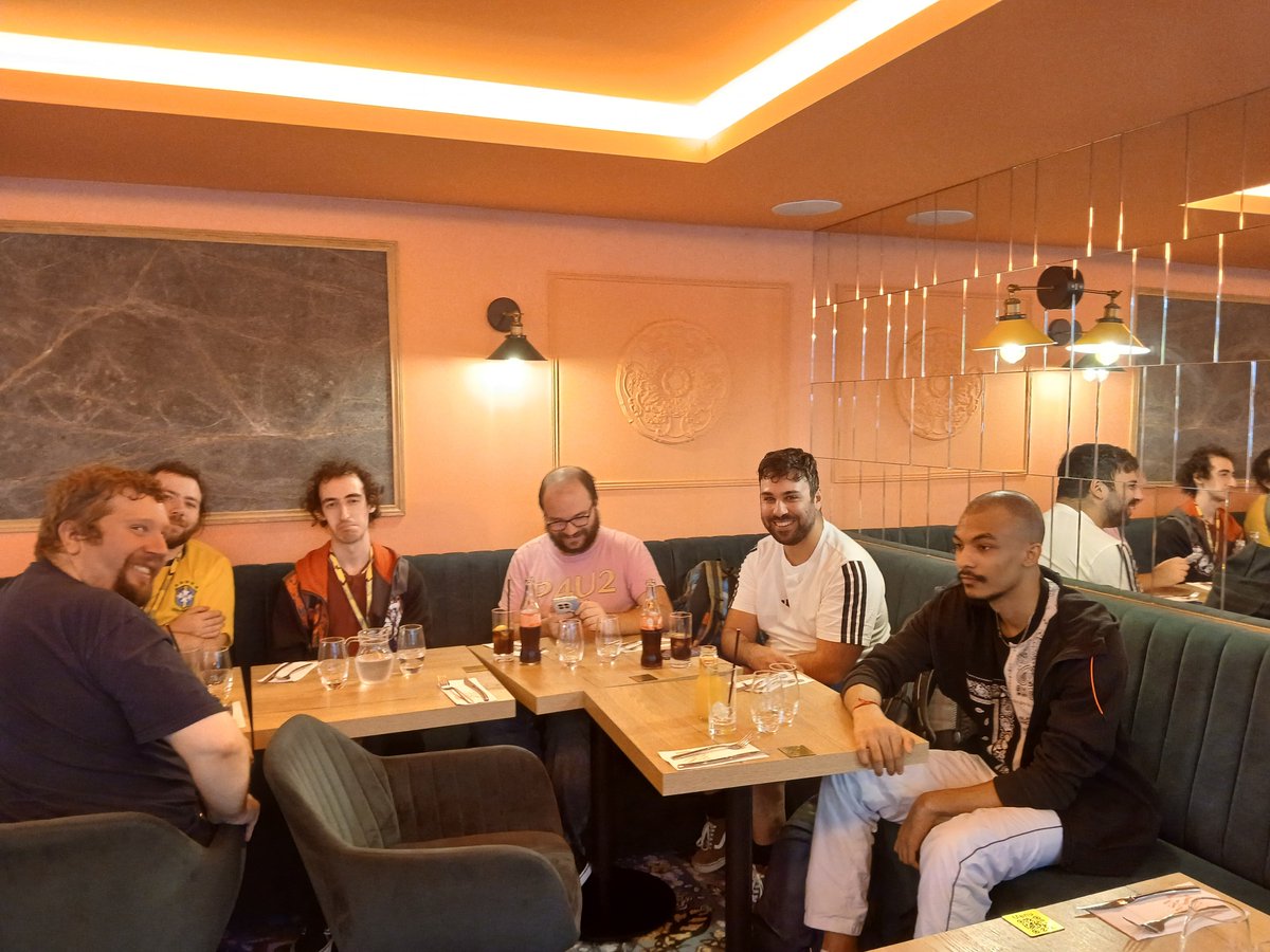 Sn9bois's tweet photo. Buncha fucking goobers don't know all their characters are getting kneecapped on Wednesday. #EUNI #ggsglod https://t.co/wCplA64fnl
