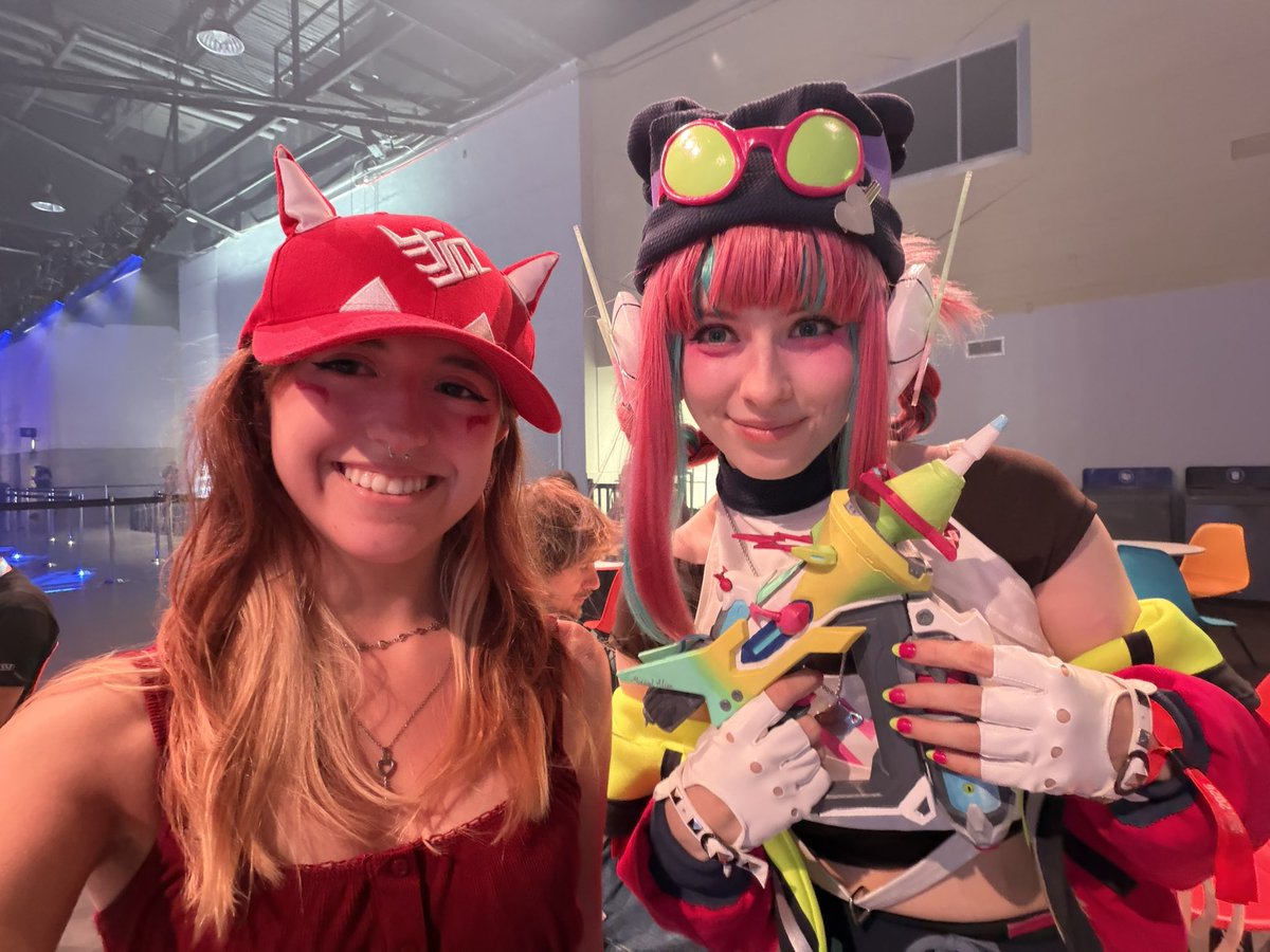 Nydolz's tweet photo. Glad I could meet my fans 😼 https://t.co/tEIbbpMEMH