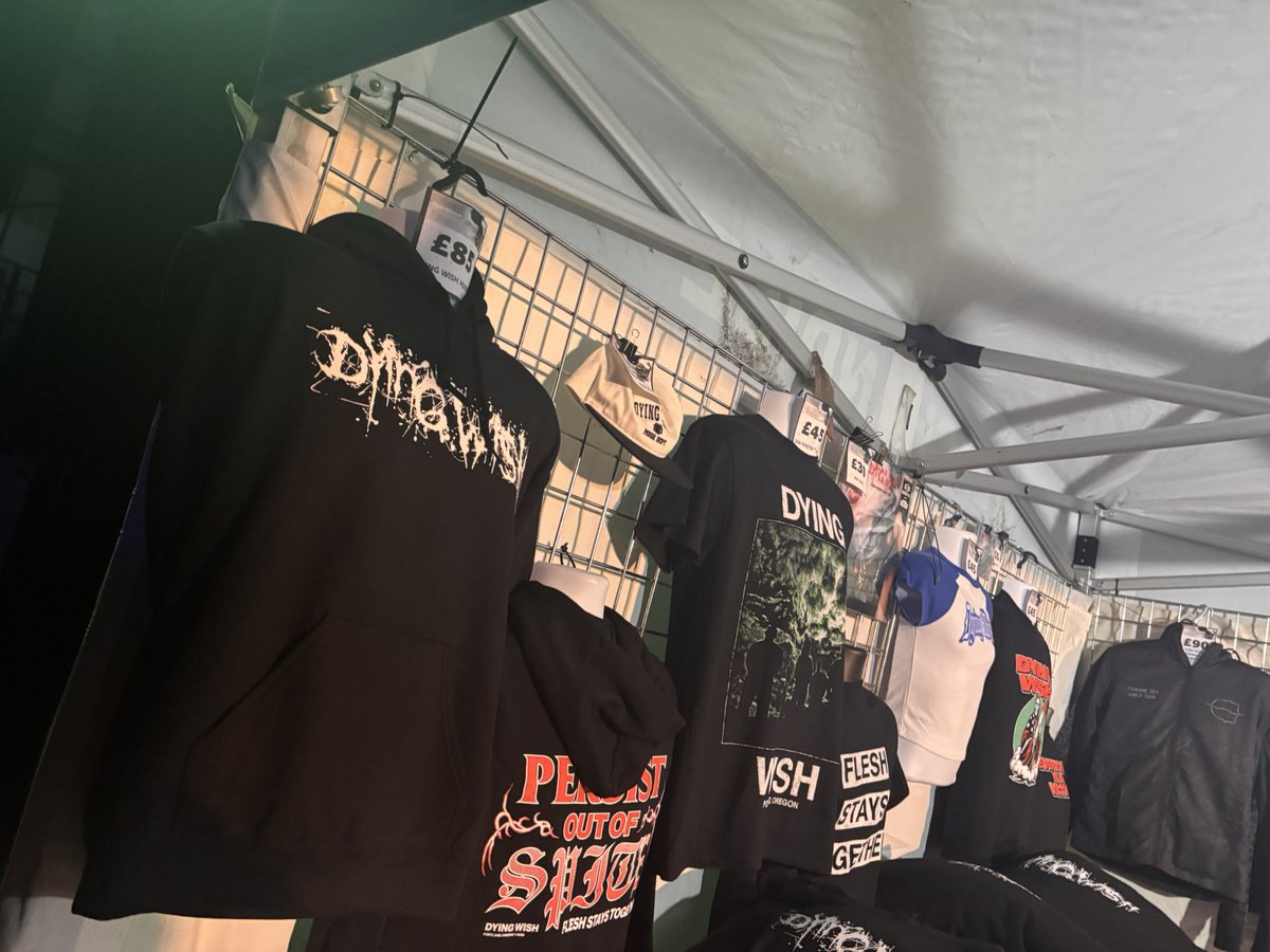 STATICST8OFMIND's tweet photo. spiritbox oomfs here is the merch sorry the pics r shite https://t.co/zHWJIUOsng