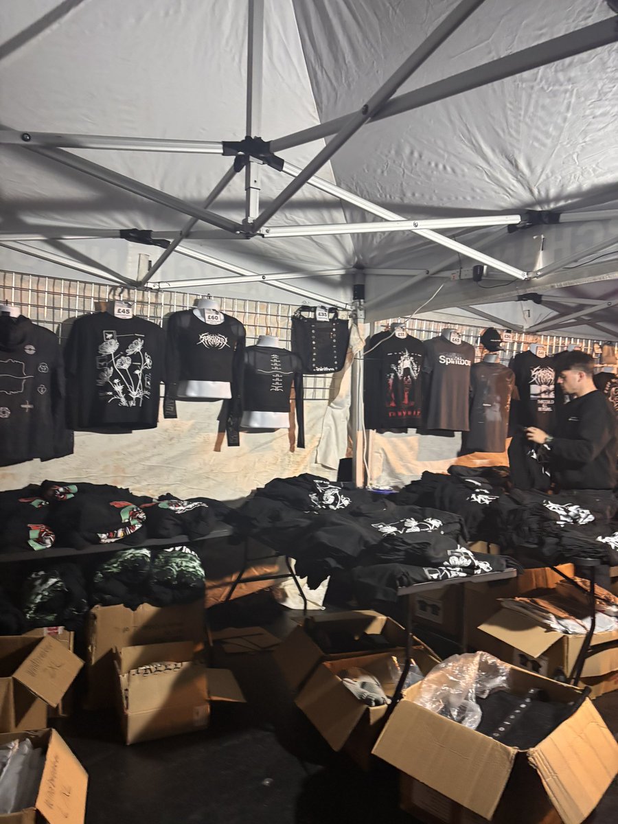 STATICST8OFMIND's tweet photo. spiritbox oomfs here is the merch sorry the pics r shite https://t.co/zHWJIUOsng