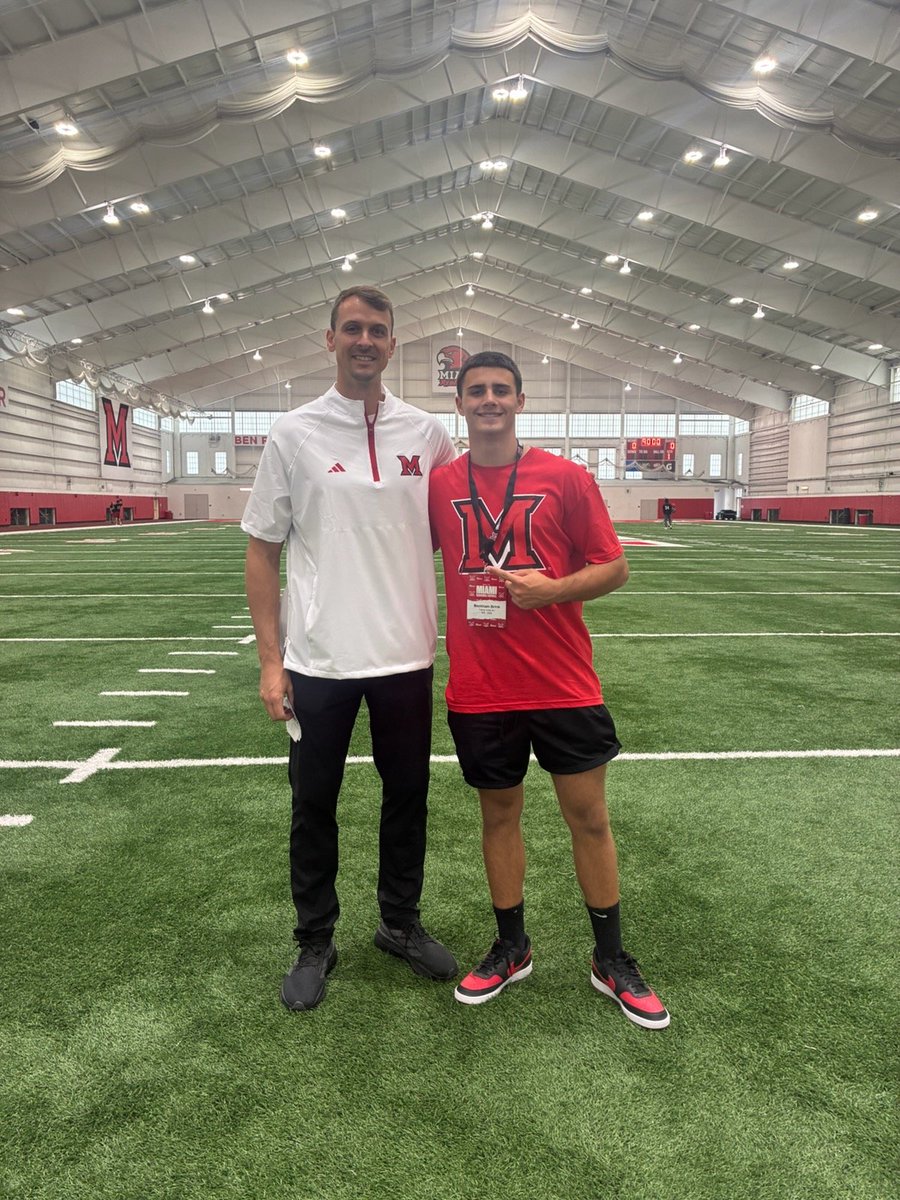 BeckhamBrink815's tweet photo. Great day in Oxford! Thank you @MiamiOHFootball, @ACruse15, @Darekag, @Brett_Meyer2 and @LeoOtt_ for having me out today. Had a great time experiencing Miami on gameday and getting around the program.
Can’t wait to be back this spring! 🔴⚪️
#RiseUpRedHawks | #AGTG | #2028 @UnityFootball @CoachTonyReetz