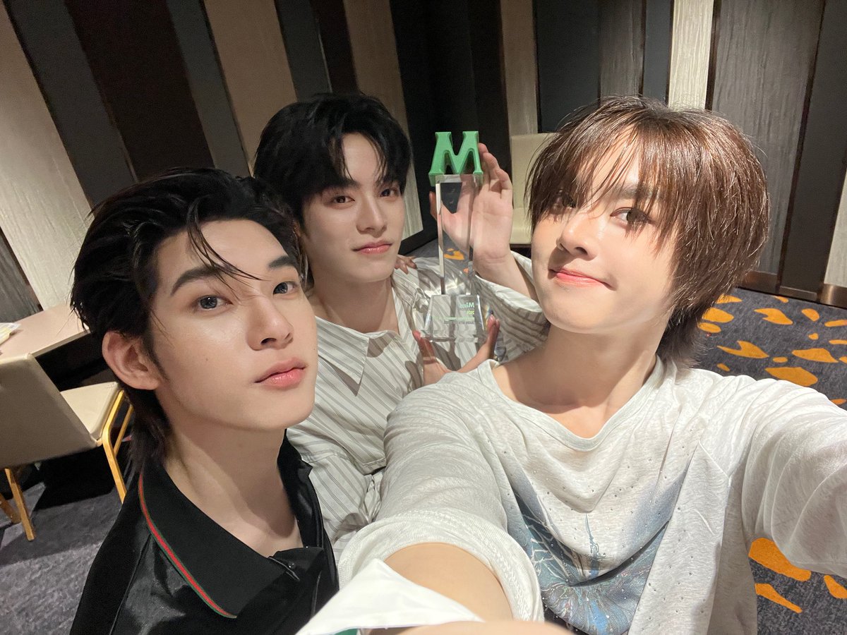 ottoottoo_'s tweet photo. วันนี้ขอบคุณนะค้าบบบ สนุกมากเลยยยย ถูกสเปคเทสดีมากๆ ขอบคุณพี่ๆมัมๆทุกคนน้าที่คอยซัพพอร์ตและให้กำลังใจกัน พรุ่งนี้ไปเจอนอร์ทอ๊อตโต้ได้อีกน้าาา☺️💖

MchoiceMint x NorthOtto
#MchoiceMintAwards2026 https://t.co/iNfC3padVK