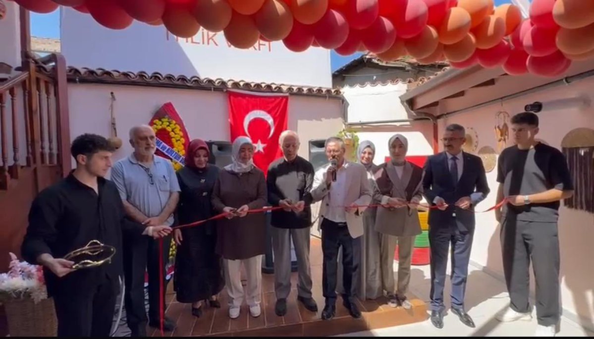 KizilayKurumsal's tweet photo. Genel Sekreter Yardımcımız Şükrü Can, Ankara’da düzenlenen Gönülbağı İyilik Vakfı’nın açılış programına katıldı.

Programda, sosyal yardımlaşma ve dayanışma alanında yürütülecek çalışmalar ile iş birliği imkânları değerlendirildi. https://t.co/mzwd0PtJvO