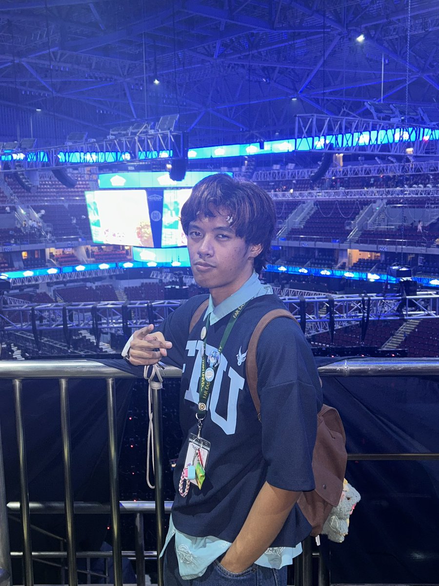 ksmsnoncelebbf's tweet photo. Shiny tamaraw kaya blue https://t.co/Bh3Qf0ezwj
