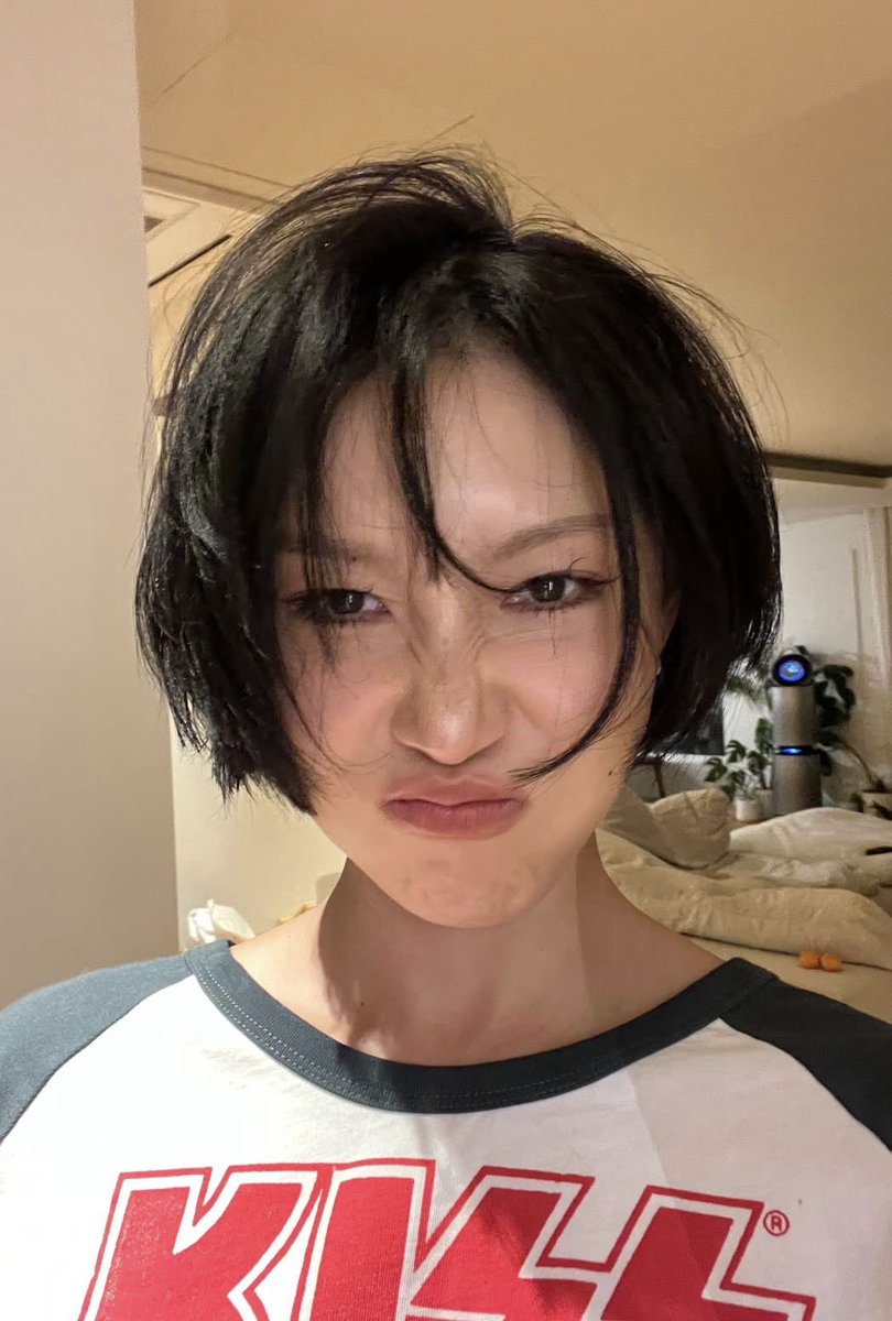 stagepopbr's tweet photo. A cachorra da HWASA se chama Cuzinho (Ddonggo/Ttonggo), em coreano. https://t.co/UTUj2eLC2Q