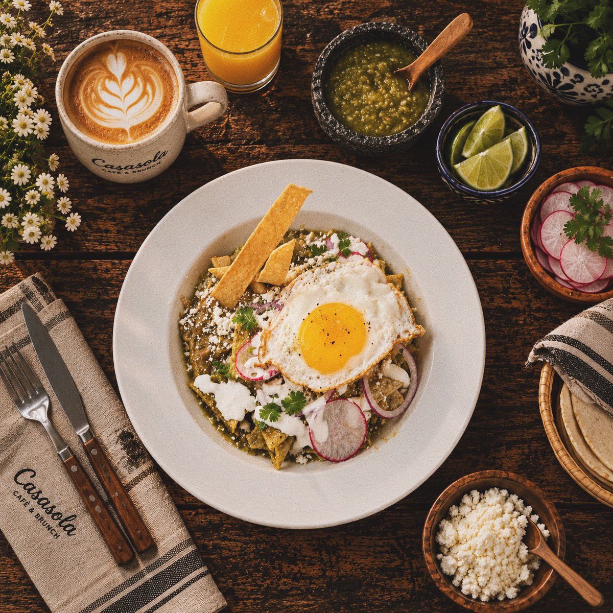 casasolacafe's tweet photo. - Yo: Hoy sí voy a desayunar ligero…
- Los chilaquiles: JAJAJA, no. 😂🍳💚

#CasasolaCafe #Chilaquiles #iLoveBrunch #brunchtime #comfortofood https://t.co/cjMv0EE2NH