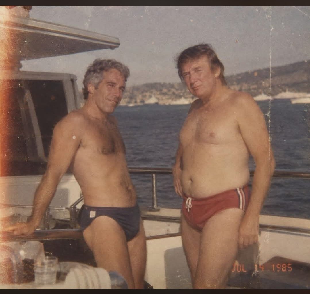 NoaGresiva's tweet photo. Hace más de 6 meses que salieron a la luz los papeles de Epstein y todavía no hay nadie condenado por nada. Y Trump sigue de presidente. https://t.co/5HcLGIKsoN