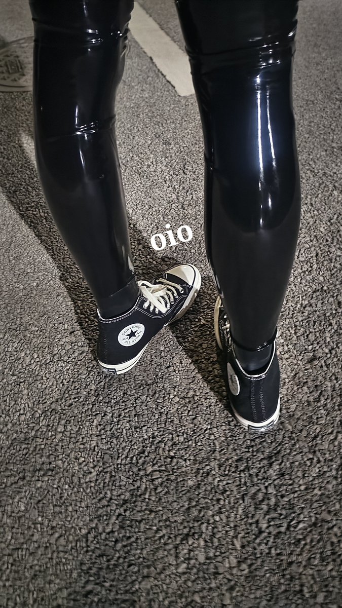 miaomiao660's tweet photo. Converse Classic Chuck 70 takes rubber leggings to the higher level https://t.co/zquX86DUO2