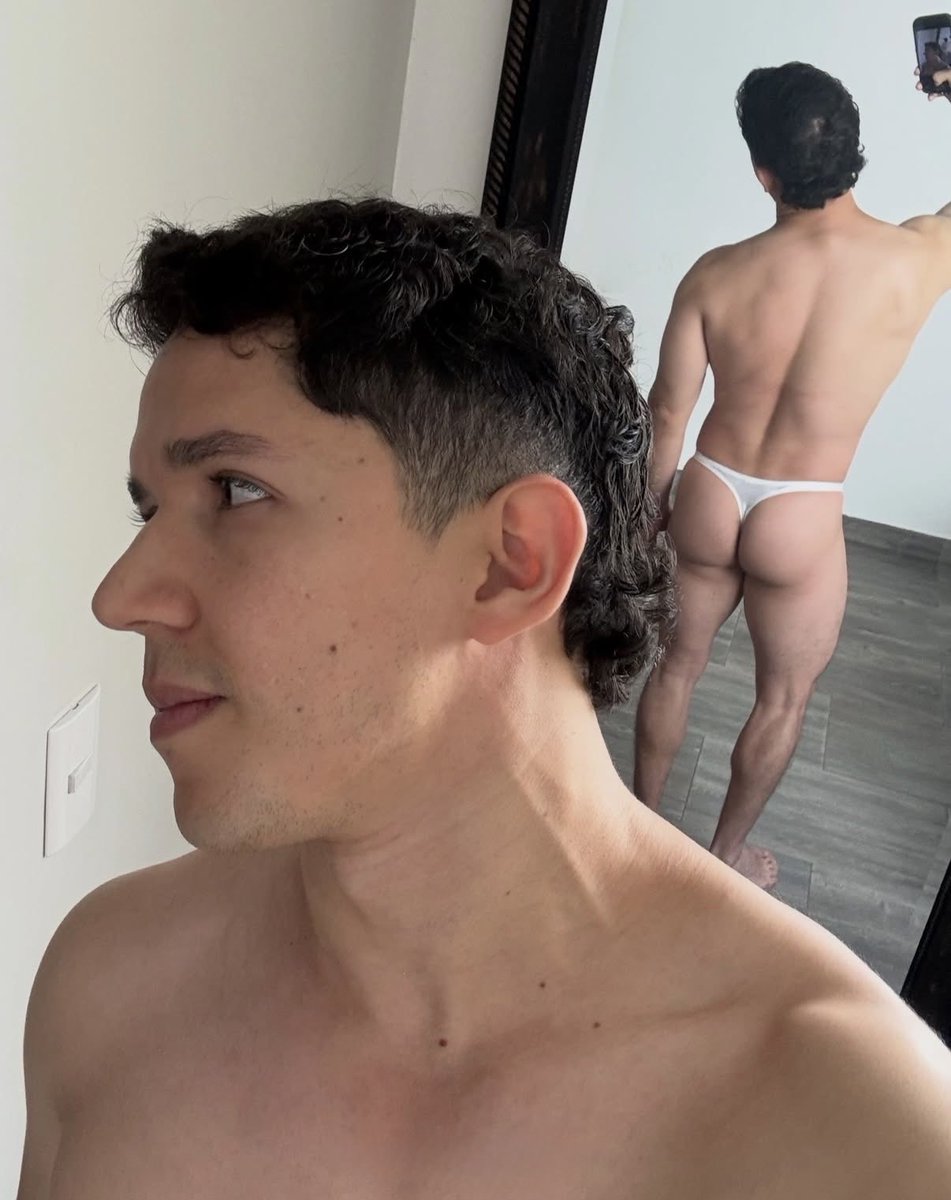 adbcfeg's tweet photo. El cachondo @AngelBecerra en tanguita 🥵🍑 https://t.co/yNWYP3VIbK