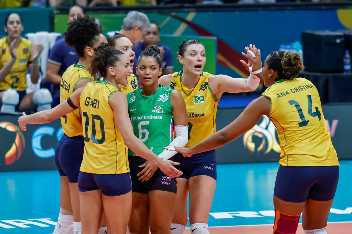idendeportiva's tweet photo. @Voley_FeVA @volleyballworld @voleysur En el Maracanazinho, las dirigidas por Facundo Morando estiraron su racha invicta, lograron dos grandes objetivos y este domingo van por mรกs
La final del torneo ante Brasil ๐ง๐ท que definirรก el boleto directo a los JJOO #LA28 ๐บ๐ฒ
#CSV
#VBWorldCup
#Volleyball https://t.co/Pm9hJwzxnJ