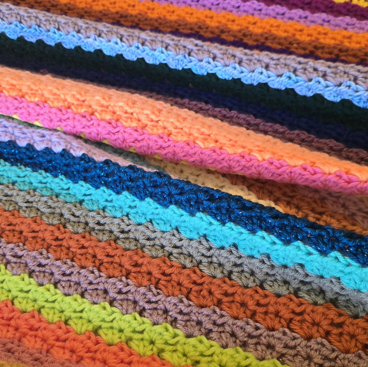 Crochetmelovely's tweet photo. Check out this free pattern from me: Sunshine Snuggle Blanket! Full pattern on my blog or download the PDF pattern from my Ravelry shop or Ribblr shop! ✨️🌞✌️
.
.
.
#yarn #crochet #crochetersofinstagram #freepattern #freetutorial https://t.co/9TqBx2GDuW