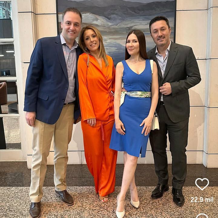 cositopolitico's tweet photo. Buenos amigos no?
@Cris_noticias no? https://t.co/GAGdGqqljC