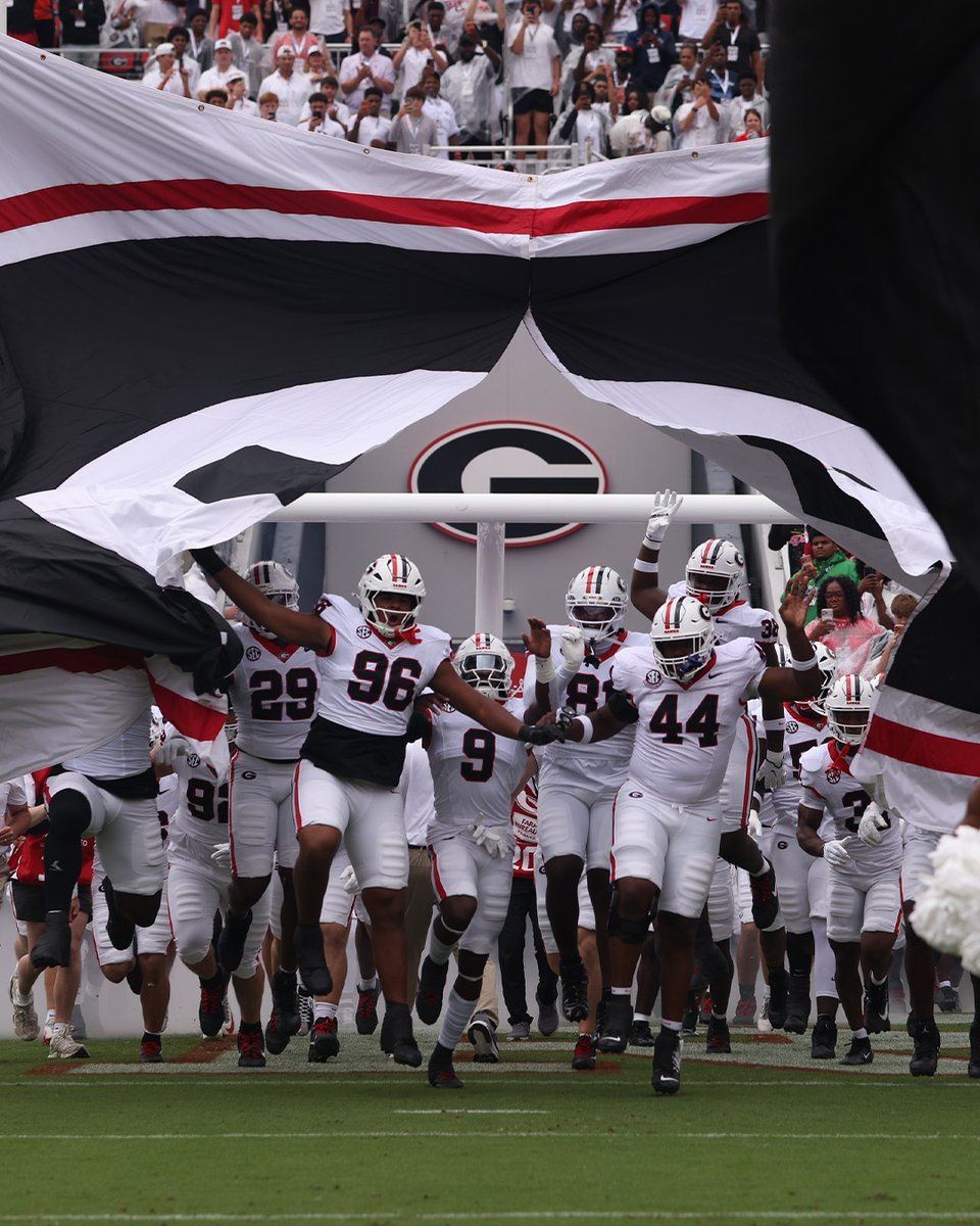 UGAAthletics's tweet photo. The Dawgs lead it 21-0 after the first quarter!

#GoDawgs https://t.co/Jz5ROc9nic
