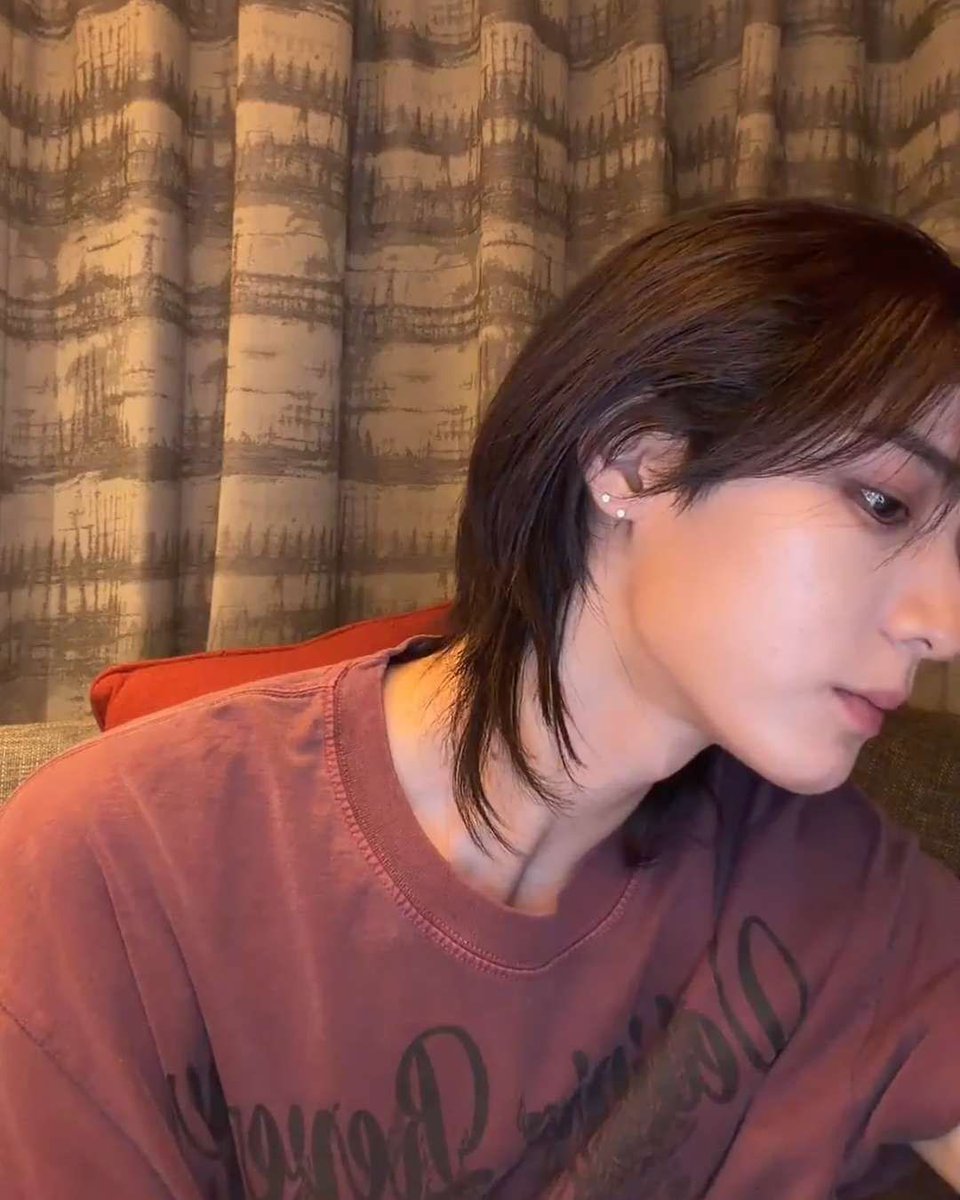 nnyenniii's tweet photo. ⊹ ⋆ﾟ˚₊‧ 260913 보넥도 이한 착장 손민수 ‧₊˚ ⋆ﾟ⊹  

☆彡상의/티셔츠
𓂂 𓈒𓏸 브랜드: 낫포너드 (NOT4NERD) 
𓂂 𓈒𓏸 제품: Ignited Angel Pigment Loose Cropped T-Shirts - Red
💲가격 : ₩49,100
🔎 https://t.co/vETi4hVXAS

#이한 #보넥도 #보이넥스트도어 #BOYNEXTDOOR https://t.co/tXqgCNHFe5