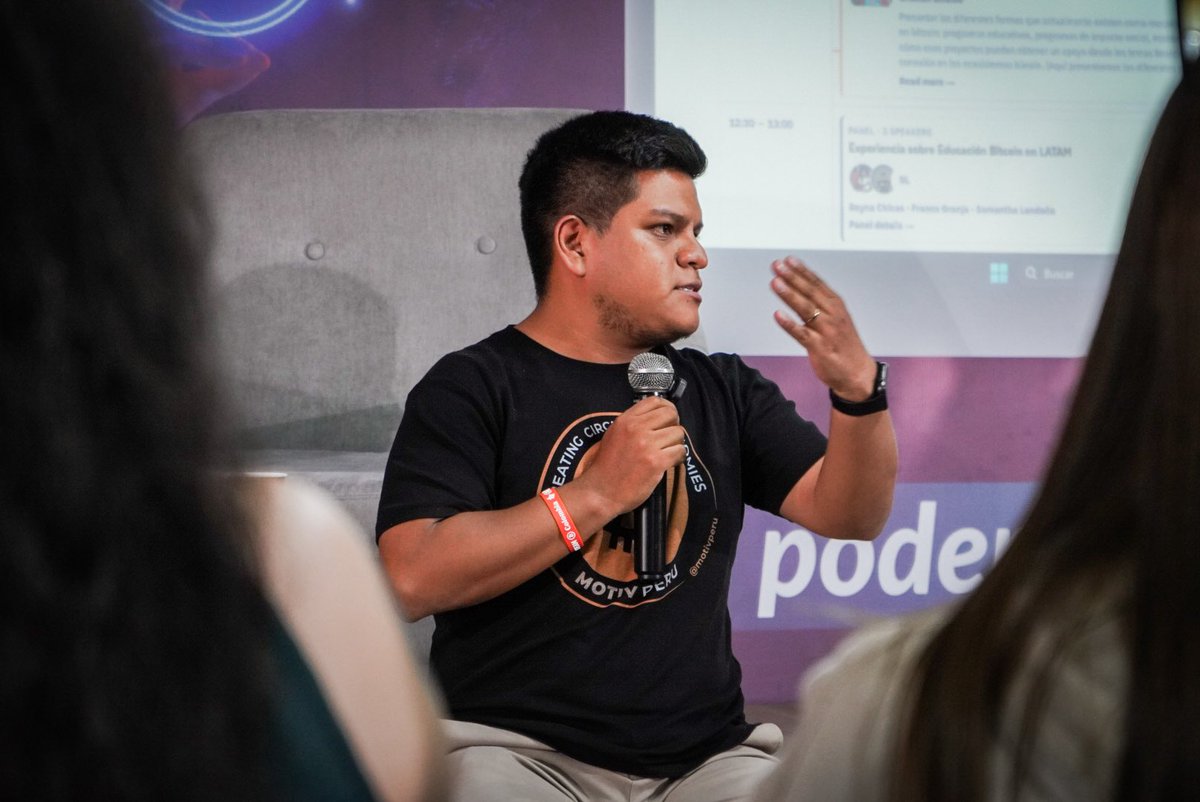 satoshiteam_'s tweet photo. Así se vivió el primer panel de la UnConference Colombia 🇨🇴⚡

Educadores de diferentes países compartieron retos, aprendizajes y experiencias llevando la educación Bitcoin a sus comunidades. 🌎🧡

@MyFirstBitcoin_ 
#UnConferenceColombia #Bitcoin https://t.co/xjy0mGR1EA