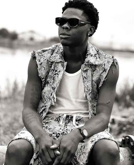 PulseNigeria247's tweet photo. 3 years ago today, Nigerian singer MohBad passed away at the age of 27 in Lagos. 🩶

Imole. 🕯️ https://t.co/oGv9pJZJQL