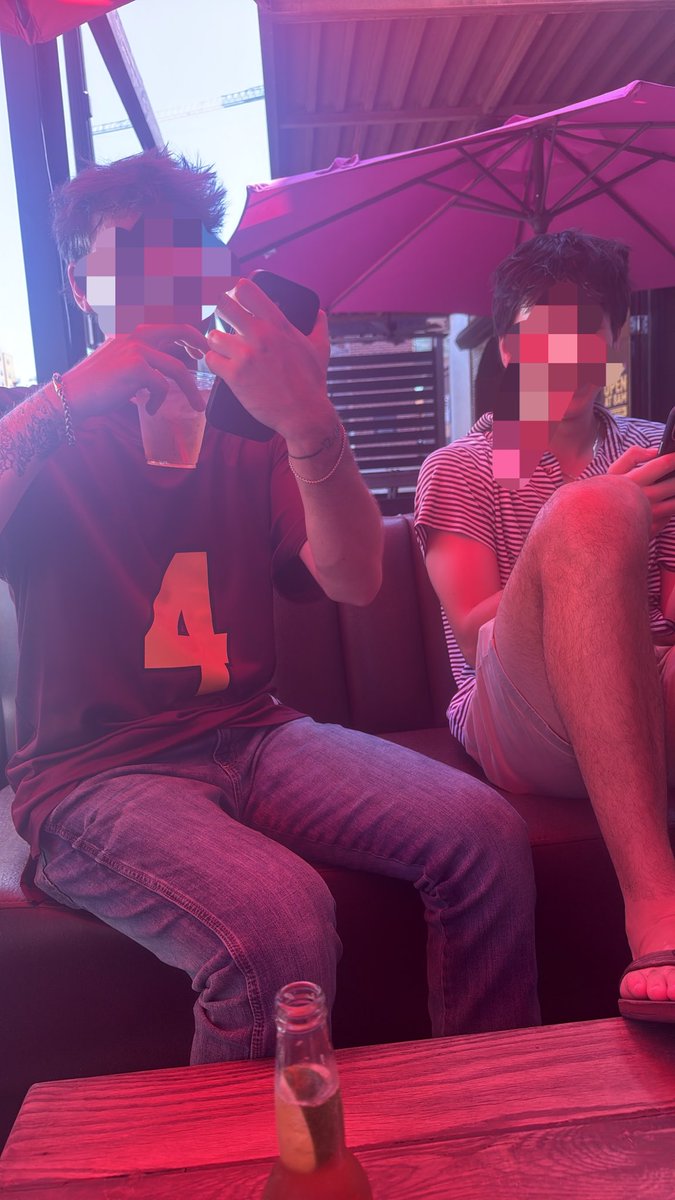 biggamejamee's tweet photo. “I’m friends with the women here but I’m too scared to talk to them “ https://t.co/rdHTPXNs9r