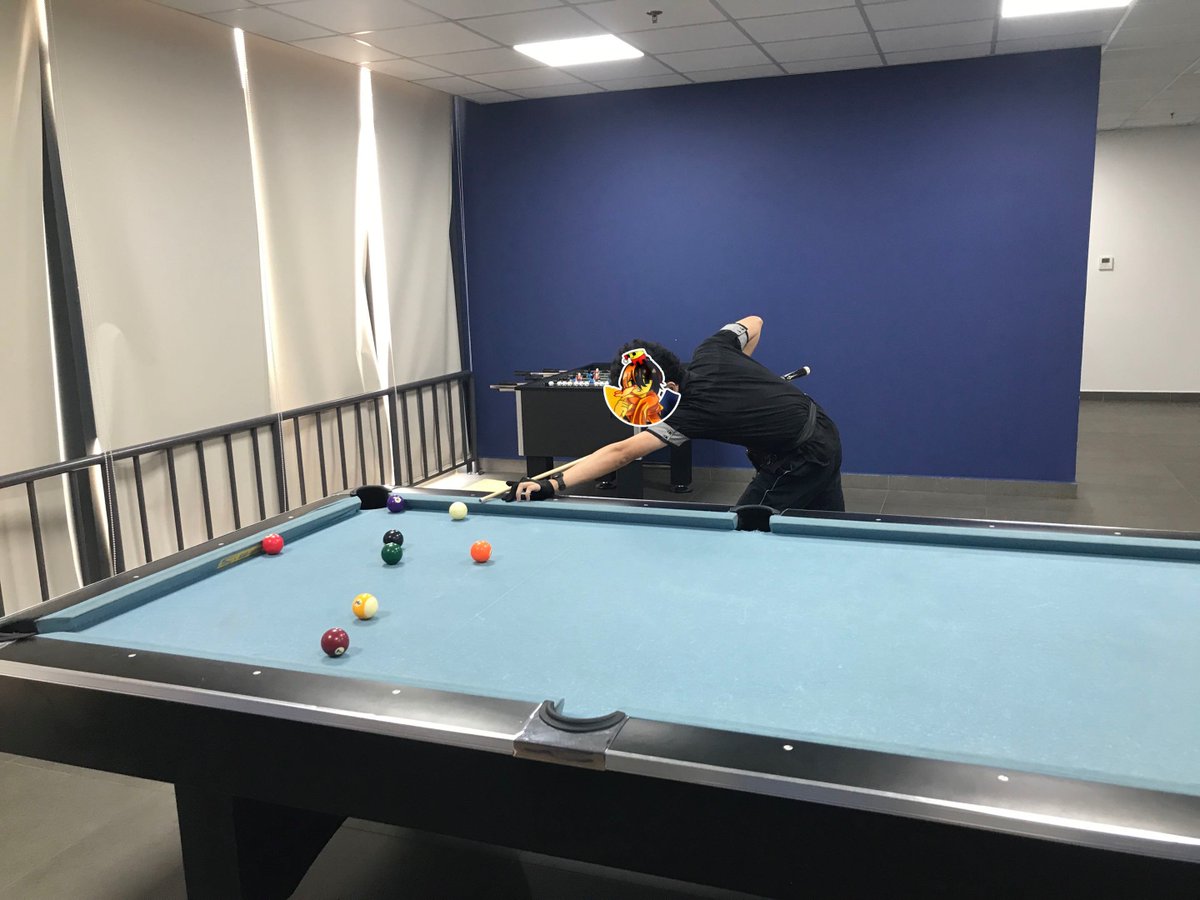 BachTTPOfficial's tweet photo. billiards 😎🎱 (at trixlor's apartment) https://t.co/pyctfygNr5