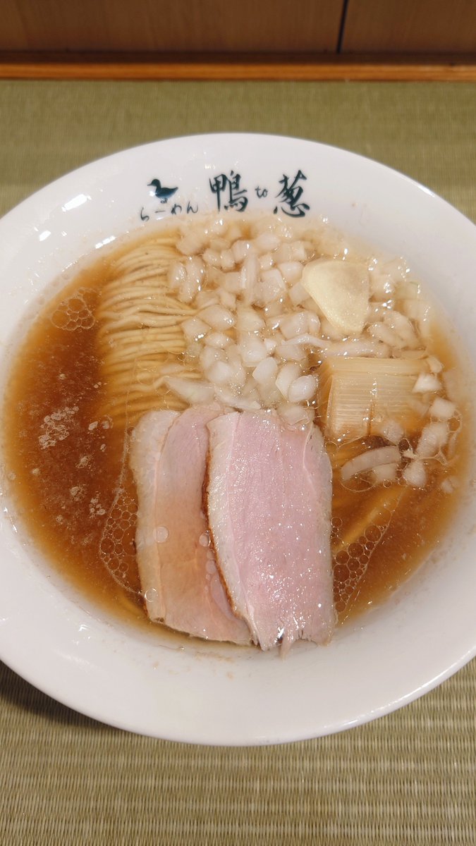 kaoripenguin's tweet photo. 最近行ったラーメン屋さん🍜のラーメンを載せる〜♪
・黄金の塩らぁ麺 ドゥエイタリアン
・九段下 中路
・旭川ラーメン 大雪軒
・らーめん 鴨to葱 https://t.co/6iMbCEyX3f