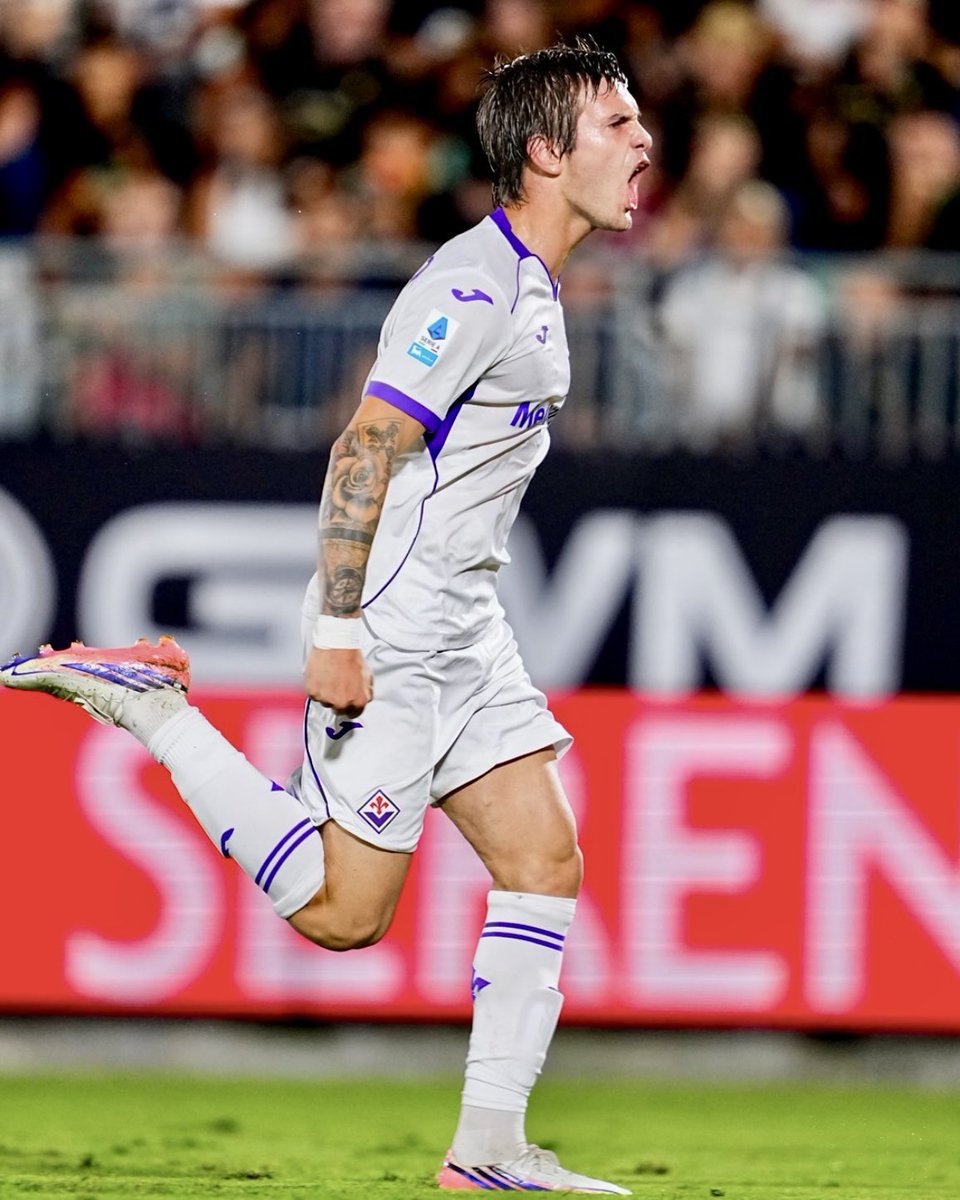 FootActu_2's tweet photo. HIER C'ÉTAIT MASTANTUNO 🇦🇷
MAINTENANT C'EST MARTINELLI 🇧🇷 

LE WEEK-END DES TRIPLÉS POUR DES JOUEURS DE MERDE ! 🤩👏 https://t.co/GtauFXbnSf