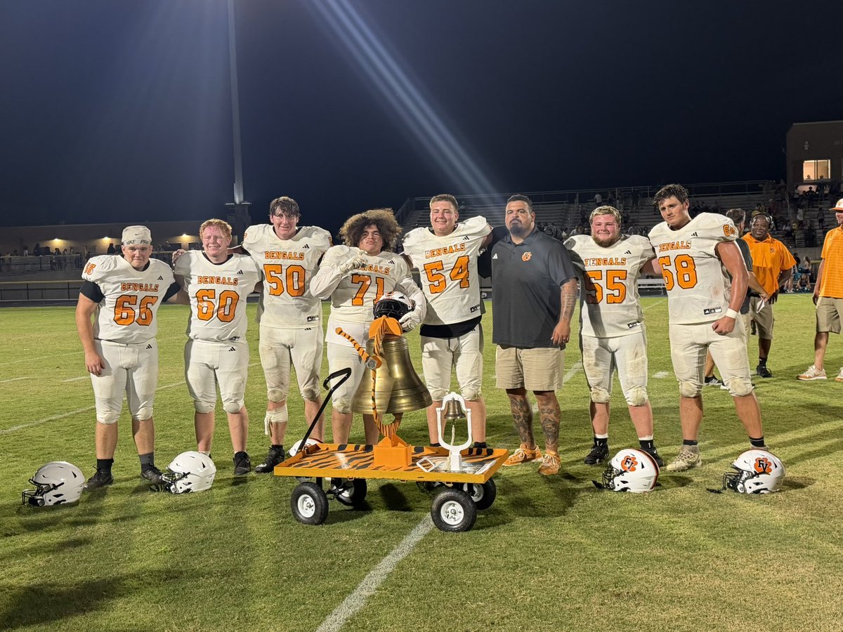 vincentbacosa5's tweet photo. Gonna ring that bell #hogs @FV_Bengals_FB https://t.co/JgqGJnmxF1