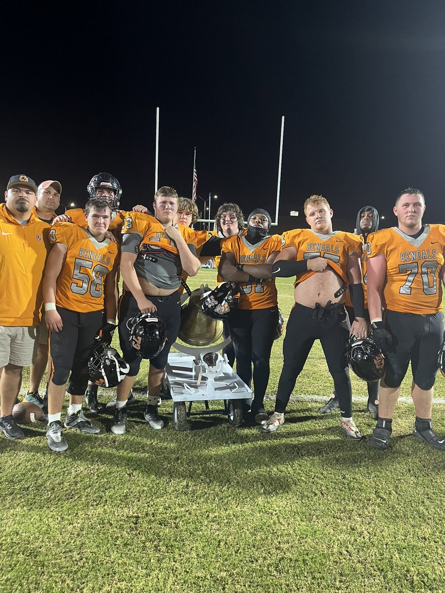 vincentbacosa5's tweet photo. Gonna ring that bell #hogs @FV_Bengals_FB https://t.co/JgqGJnmxF1