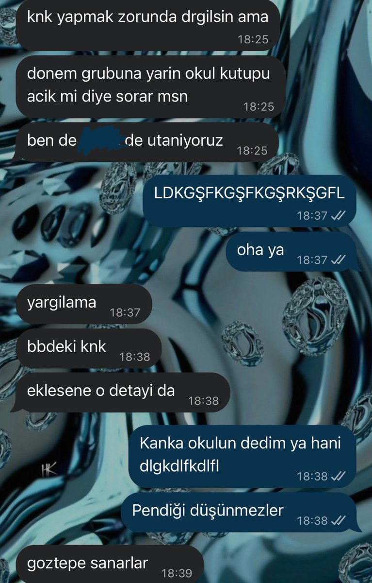 BerreF_'s tweet photo. 1 yıl sonra hala dönem grubuna yazan kızım https://t.co/4lZXASgwE7