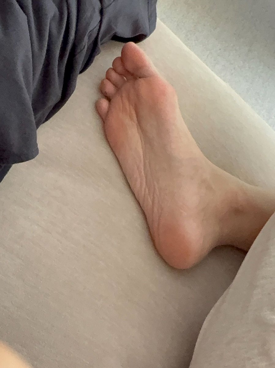 yaderingiii's tweet photo. 战利品合理 4/100 这期确实爽了 女权装s结果私底下就是个母畜被揭穿直接��狂羞耻喷卵高潮了笑死了 想调教曝光的私信 #母狗 #射屏  #贱货 #反差婊 #肉便器 #精盆  #淫娃 #贱逼 #侮辱  #调教 #骚货 #性瘾 #羞辱   #辱骂 #女神婊  #反差 #洗脑 #母畜   #曝光 https://t.co/Ei6zSyF48d