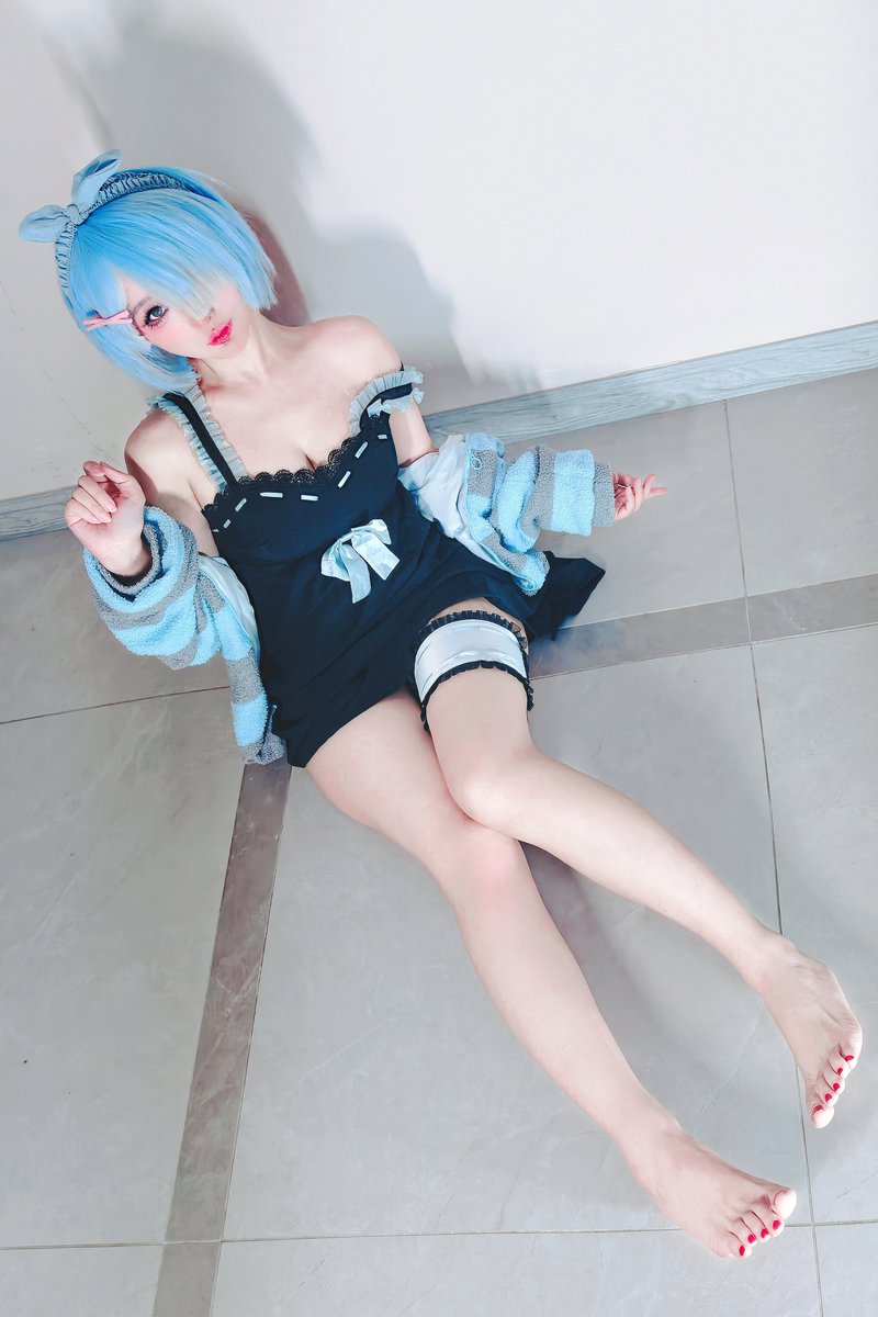lingling00c's tweet photo. re：从零开始的异世界生活  雷姆Rem 睡衣cosplay coser澪绫 @虚空澪绫 https://t.co/OvrTUeIr6G