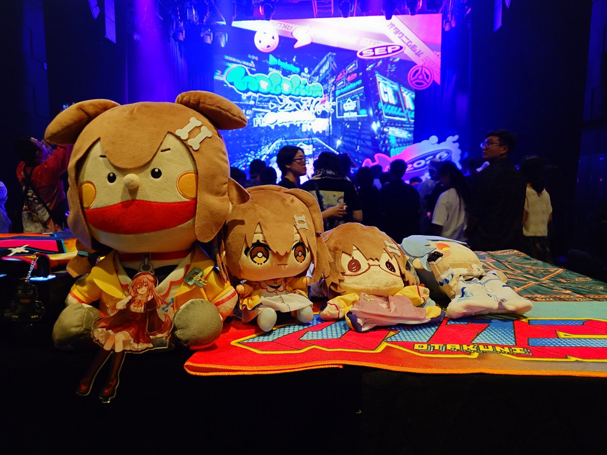 kuroinuyu_108's tweet photo. hololive DJ Night ft. OTAKUNI in Taipei
初めてのDJ LIVE、めちゃくちゃ楽しかったーー！！
次の曲がどう変わるかワクワクしっぱなし

（千速の脚見てたら踏まれたく）

#hololiveDJNight #OTAKUNI #宅邦戰隊  #輪堂千速 #綺々羅々ヴィヴィ https://t.co/FHsyKAaOtg