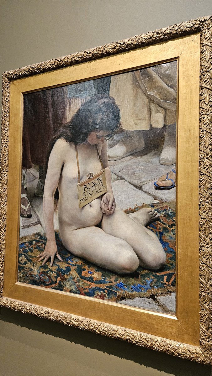 meedvs4's tweet photo. donne al museo de malaga <3 https://t.co/8HHrMoQCty