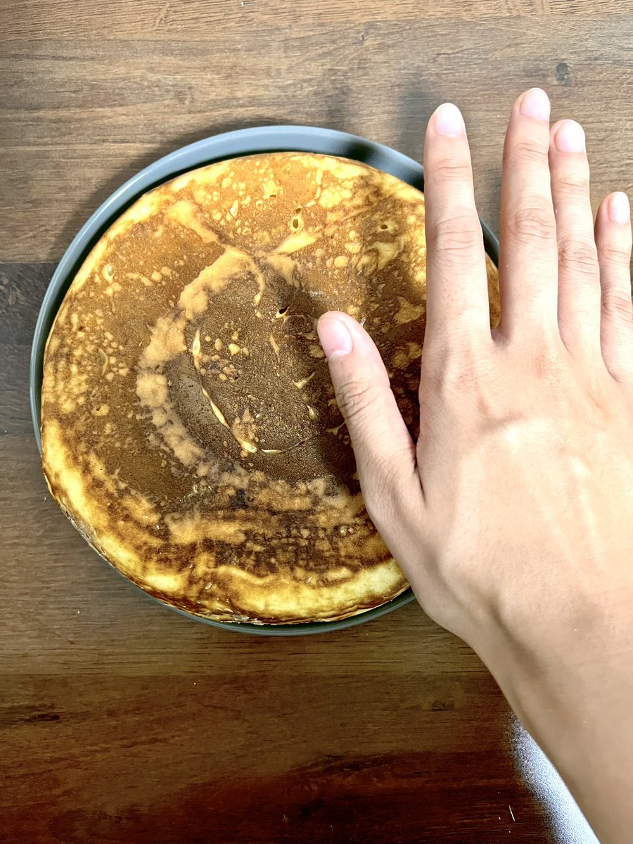 18me_bon's tweet photo. 見て〜ッ！
でっかいホットケーキ！
手のひらサイズなの！ https://t.co/a9S6Gsbvxx