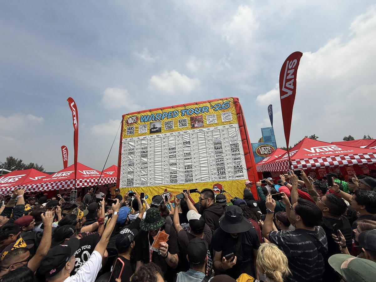 Tiqfun's tweet photo. ¡Tenemos los horarios del primer día del @VansWarpedTour México 🇲🇽 2026! https://t.co/LEAINlmn0C