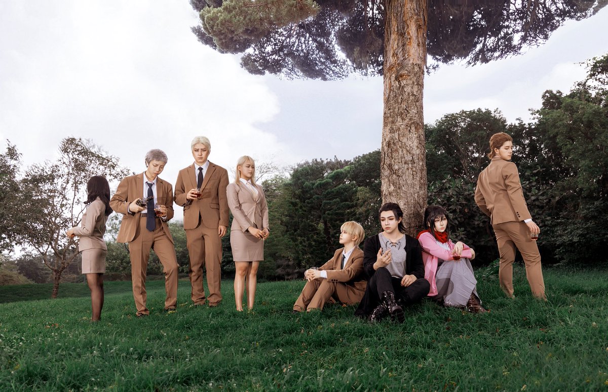 kakikukecosplay's tweet photo. Cosplay / Attack on Titan 

Photo thx: deon.portraitlab 

Eren: black_louise112.515 
mikasa: yuzuki_yzk030 
Armin: whitefoxcos._ 
Annie: lucydesuuu 
Reiner: kakikukecosplay 
Connie: yasen.wuu 
Jean: nekuer 
Pieck: nakoko_cos 
(from  instagram https://t.co/lSDcBKNaNb
