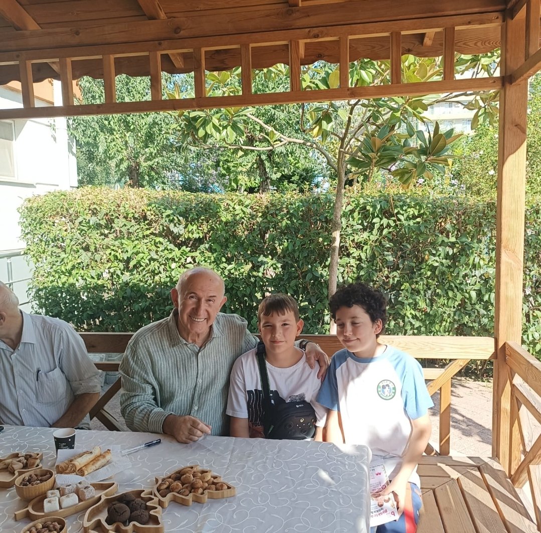 ahmetsimsirgil's tweet photo. Bugünkü Bizimevler Kitap Kültür şöleninden...
Yarın da (13 Eylül Pazar) inşallah Yakuplu İhlas Marmara Evleri 1. Kısım sonbahar şöleninde olacağız...
@ademdernegi https://t.co/25ELE1ylsm